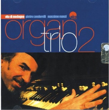 Plays modern jazz standards