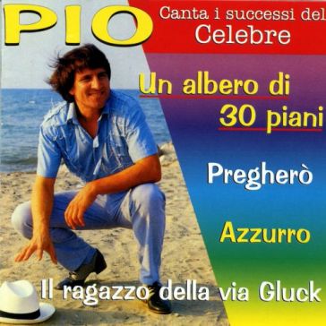 Canta i successi del celebre