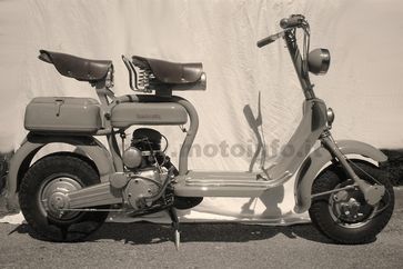 Il viaggio in Lambretta di Ettore Ingravallo.