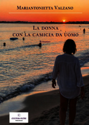 La donna con la camicia da uomo